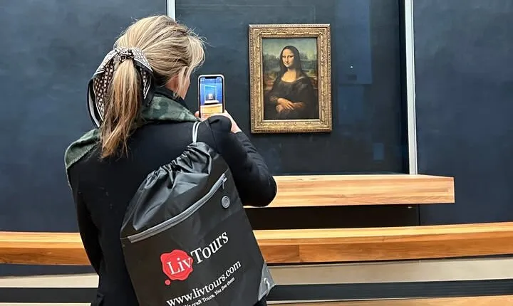 Louvre Max 6 People Small-Group Tour with Mona Lisa First Viewing