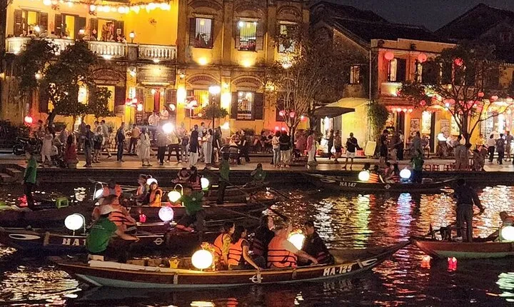 Guided Trip to Marble Mountain & Hoi An- Sampan Ride-Night market