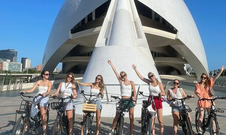Valencia all in one: beaches, old town & city arts by E-bike