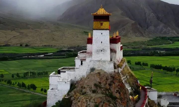 Tibetan Region to Chengdu and Lanzhou 7 Day Private Bus Tour
