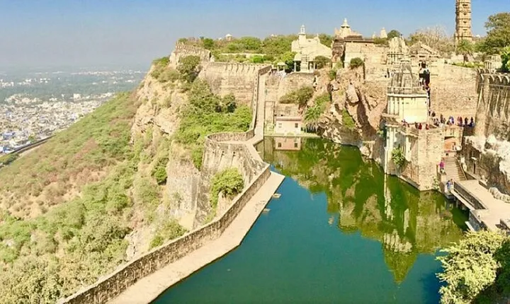 Drop Udaipur with Chittorgarh Fort from Pushkar