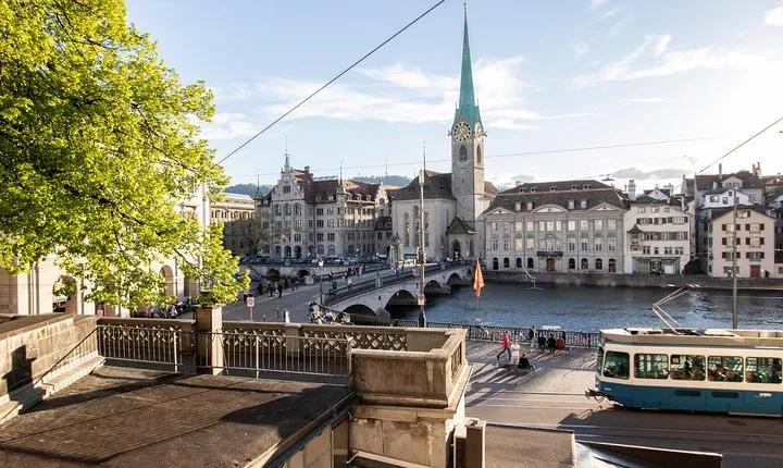 Discover Zurich’s most Photogenic Spots with a Local