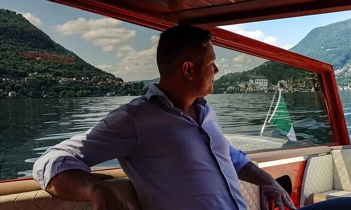 1 Hour Private Wooden Boat Tour on Lake Como 10 pax