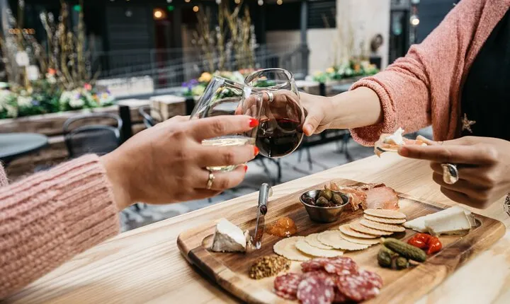 Vintner's Personalized Wine Tasting Experience
