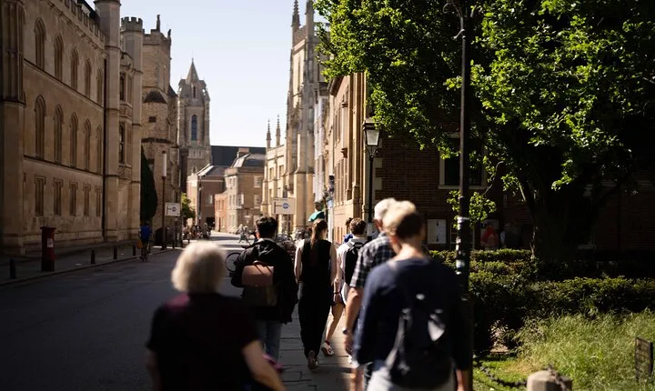 Shared | Alumni-led Cambridge Walking Tour w/opt King's Chapel
