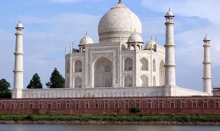 Taj Mahal Tour from Delhi by Car
