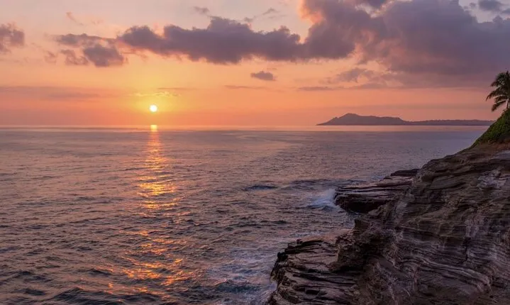 Oahu's Majestic Cliffside Sunset Tour: Breathtaking Ocean Views