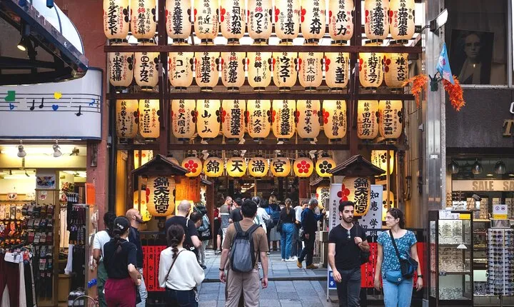 Nishiki Market with a Chef!