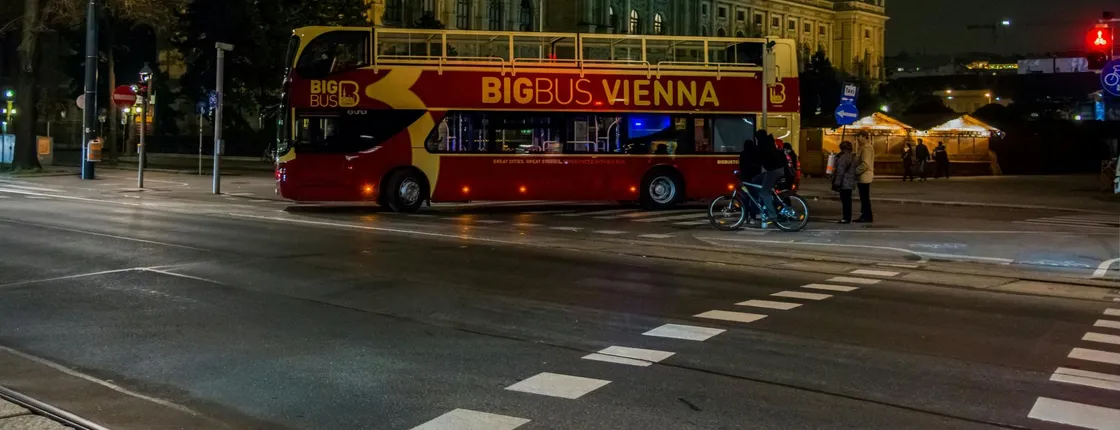Big Bus Vienna panoramic city night tour