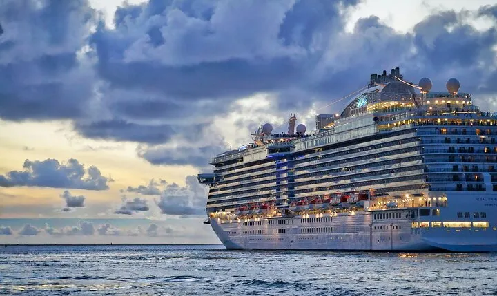 Private Luxury Transportation Between Rome and Civitavecchia Port