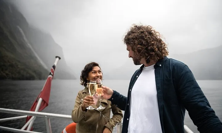 Premium Milford Sound Cruise Including Lunch