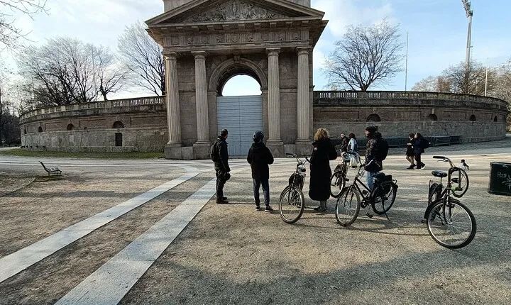 Milan: Electric Bicycle Tour Tourist Guide Live - 3 hours & half