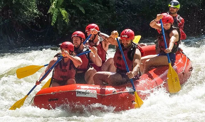 Whitewater Rafting Sarapiqui River Class 3-4 Fortuna to San Jose