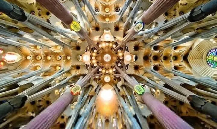 Private Golden Hour Tour: Sagrada Familia & Park Güell Sunset