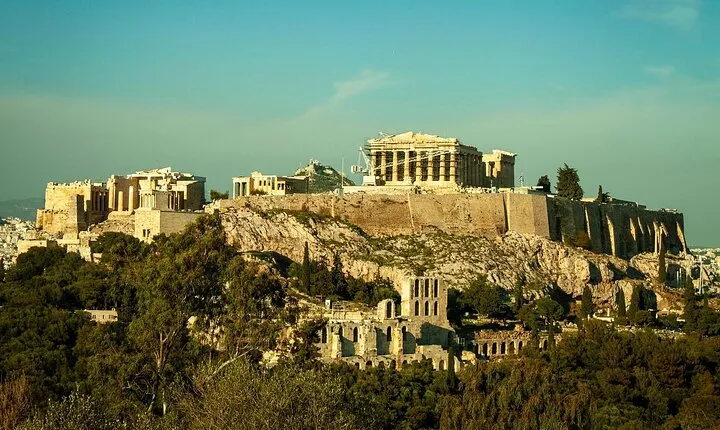 6-Hour Private Luxury Tour in Athens: Exclusively for couples