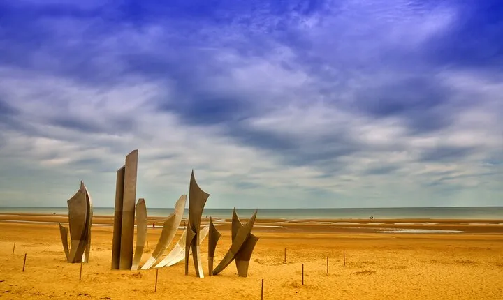 Normandy D-Day Beaches and Memorials Private Tour from Paris