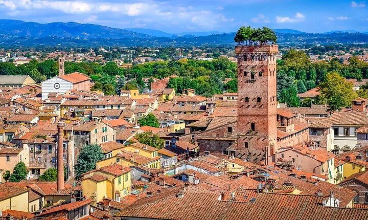 Lucca, Pisa and Livorno from Florence Private Car Tour