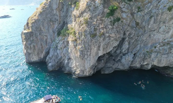 Small Group Boat Tour: Discover the Amalfi Coast from Positano