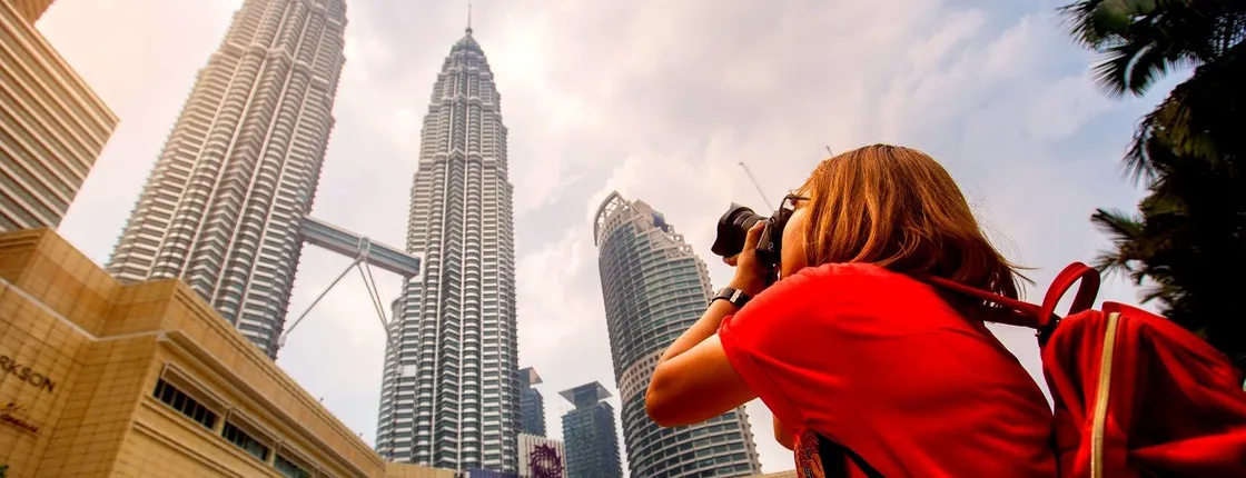 Petronas Twin Towers skip-the-line and top ten wonders private tour from Kuala Lumpur