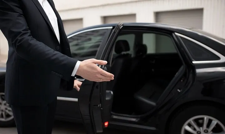  Private Gatwick Airport Car Transfer