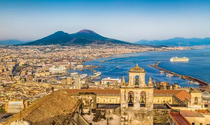 Private transfer from Florence to Naples with 2h of sightseeing