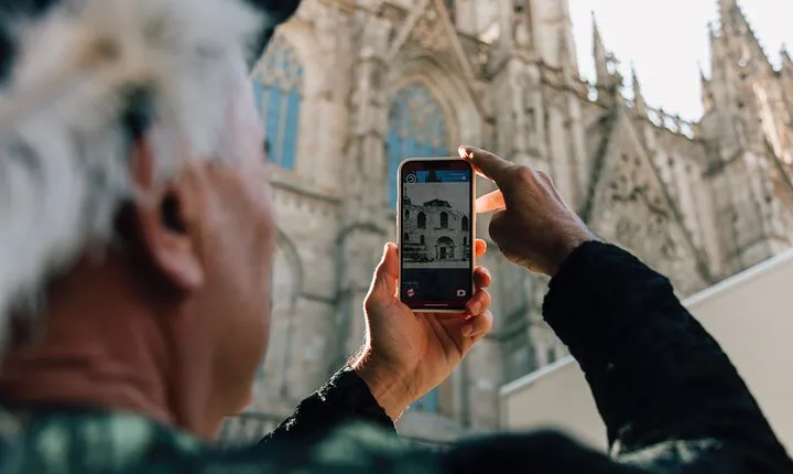 Private Tour of London with Augmented Reality