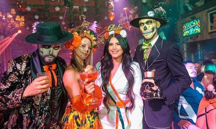 A Night Out in Medellin with Dinner and Drinks Included