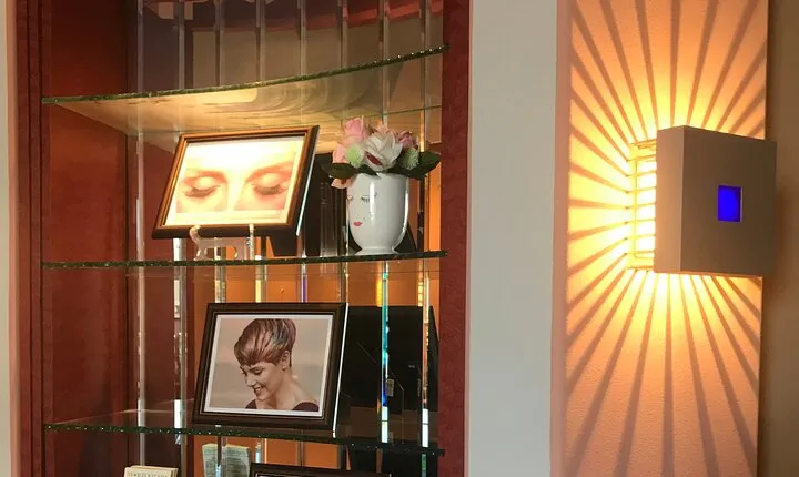 VIP 90-Minute Reflexology & Hot Stone Massage Combo