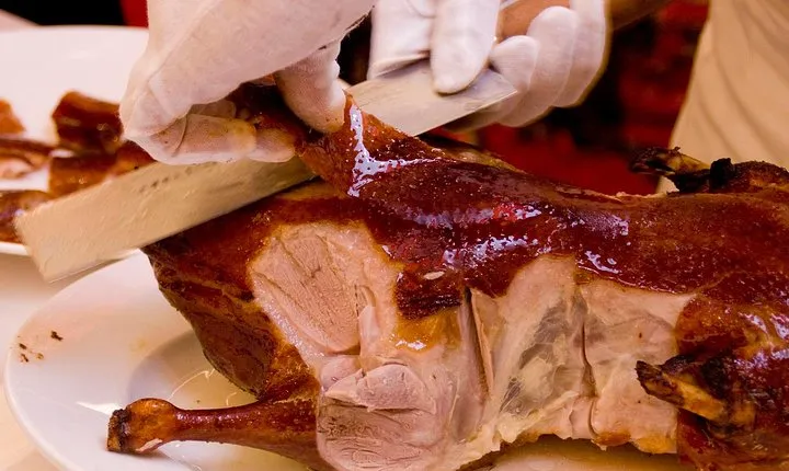 Private 5-Hour Beijing Evening Tour: Peking Duck And Acrobatics Show