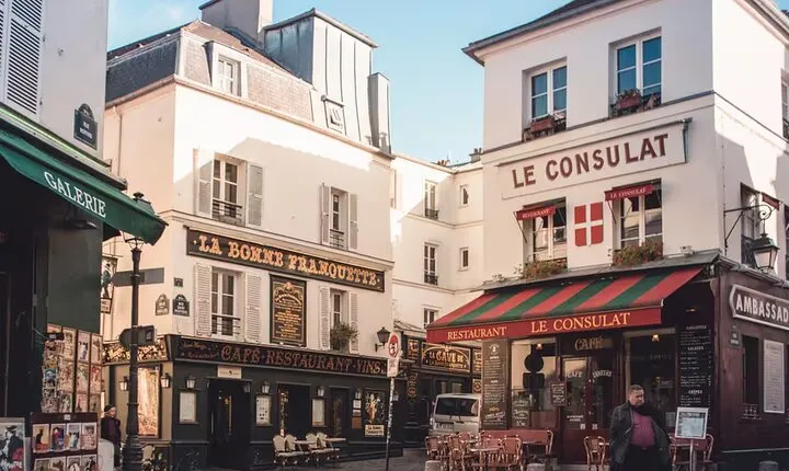 Paris Montmartre Decadent Food, Wine, Cheese and Pastries Tour