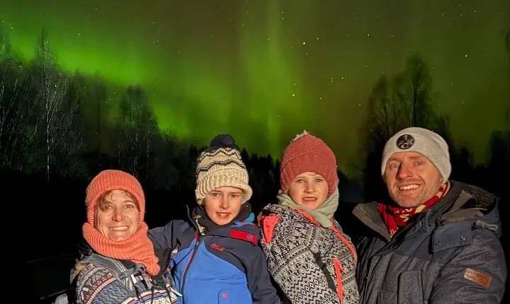 Family Friendly Northern Lights Tour in Rovaniemi