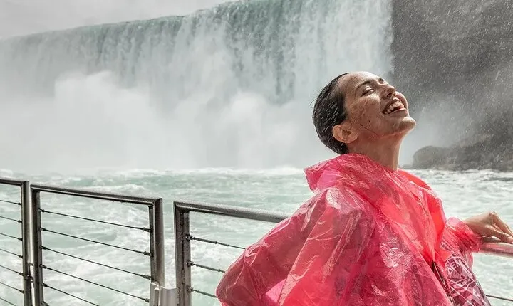 Niagara Falls Walk and Cruise: A Canadian Side Experience