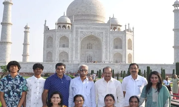 Agra Full-day Local Tour with Taj Mahal, Agra Fort and Mehtab Bagh