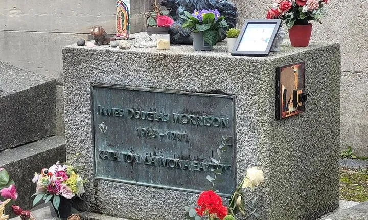 Père Lachaise Cemetery Private Tour