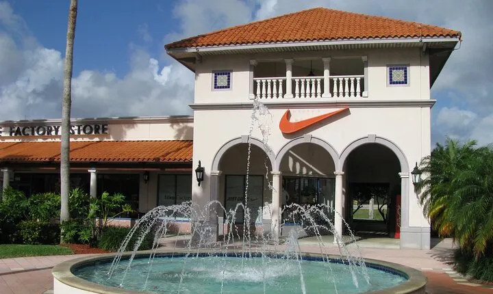 Private Shopping Tour from Miami hotels to Florida Keys Outlet