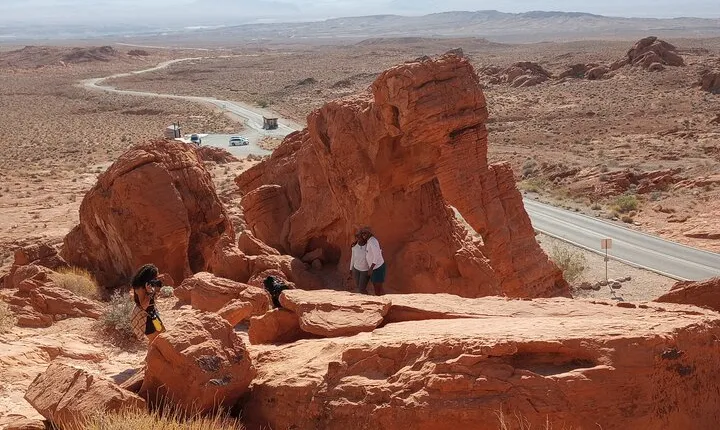 Valley of Fire State Park Tour w/Private Option (2-6 people)