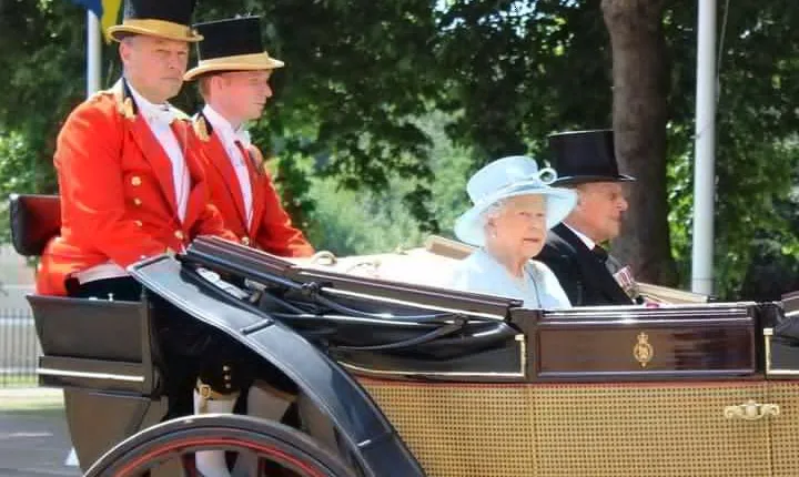 A Royal London Private Taxi Tour