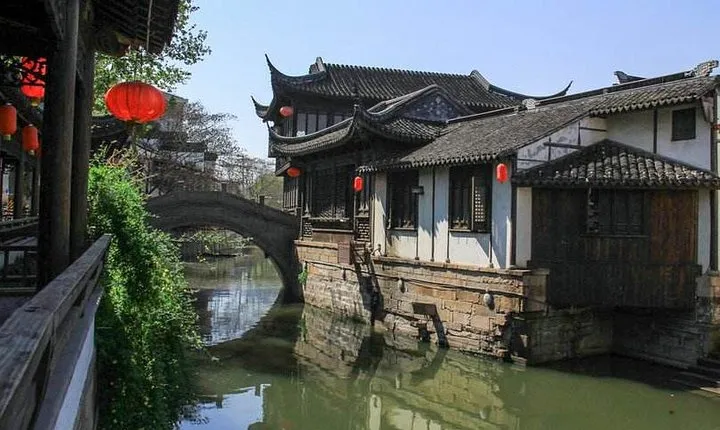 All Inclusive Private Shanghai Layover Tour to Nanxiang Ancient Water Town