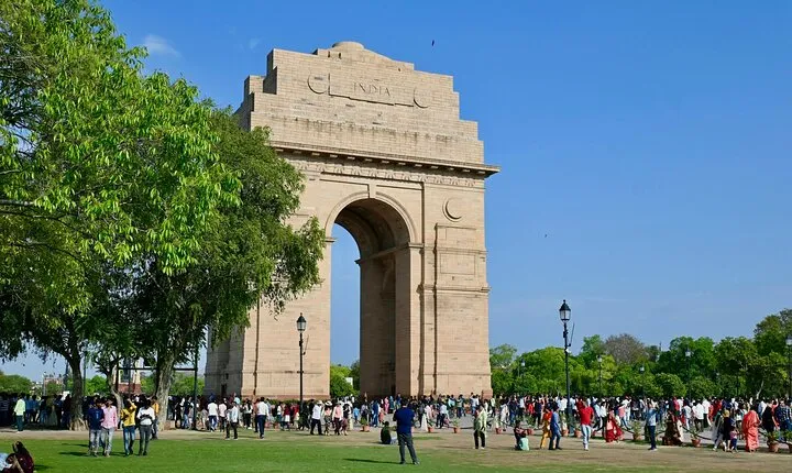 Old & New Delhi Tour : Monuments , Rickshaw Ride & Local Heritage