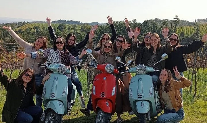 Tuscany Vespa Tour with Lunch and Wine Tasting in Chianti Area