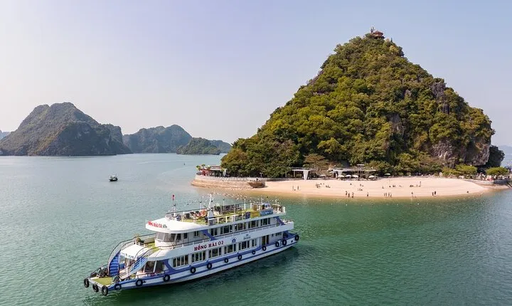Ha Long Bay Cruise Day Tour Cave, Kayaking, Swimming and Lunch