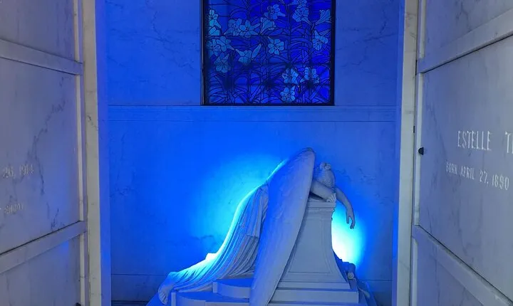 NOLA's METAIRIE CEMETERY WALKING TOUR