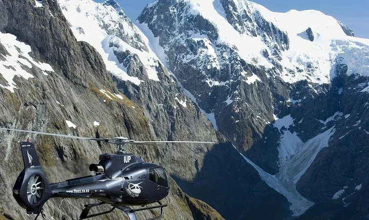 Milford Sound and the Glaciers Helicopter Tour including Landing from Queenstown