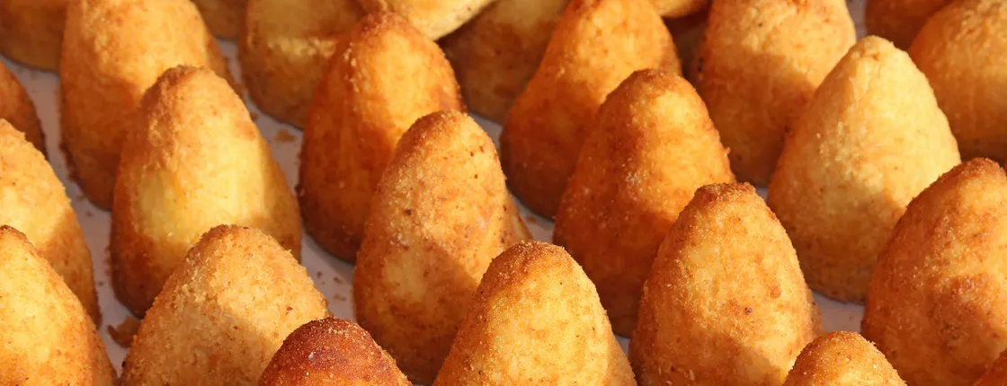 Arancini or cannoli cooking class in Taormina