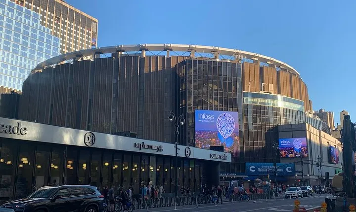 NYC Chelsea self-guided walking tour & scavenger hunt