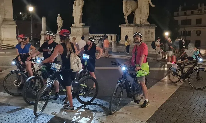 Guided Night Tour by E-bike with Typical Gelato in Rome