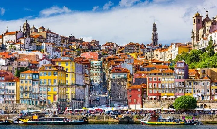 Aveiro, Coimbra and Fatima Private Tour from Oporto with pick up