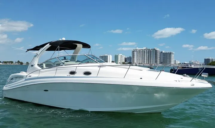 37 Ft Yacht Yacht for 2 or 4 hours, Bluetooth, In the Miami Bay