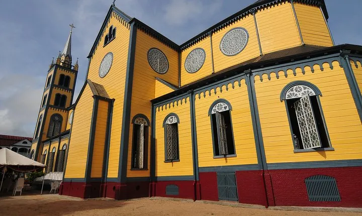 Walking Tour in Downtown Paramaribo