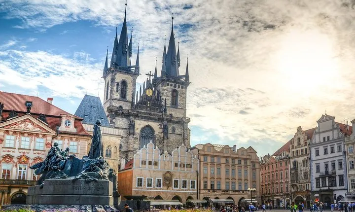 Private Transfer from Brno to Prague with 2 hours for sightseeing